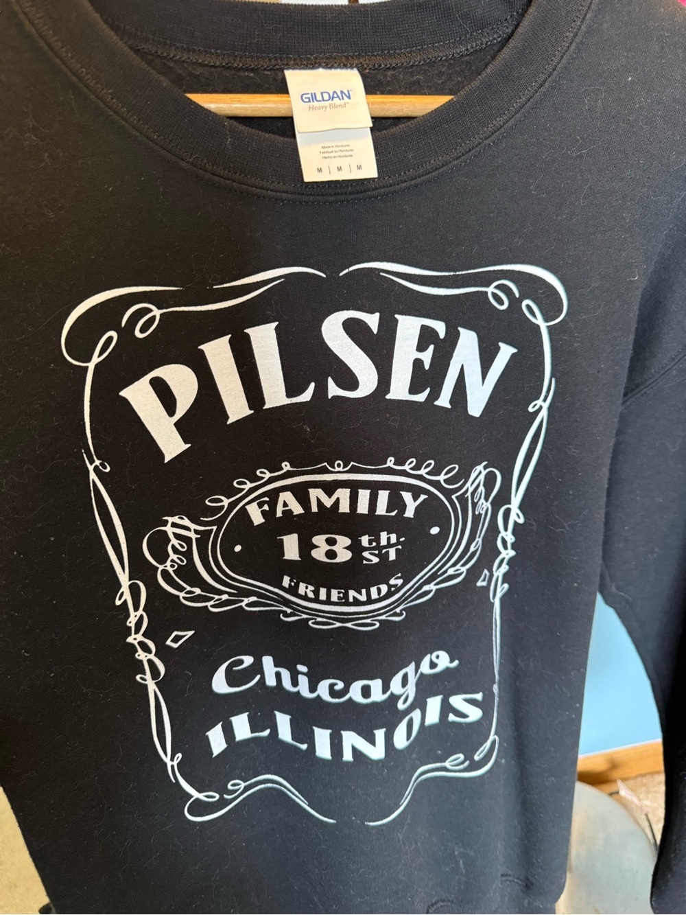 Gildan Black Pilsen Chicago Illinois Graphic Shirt
